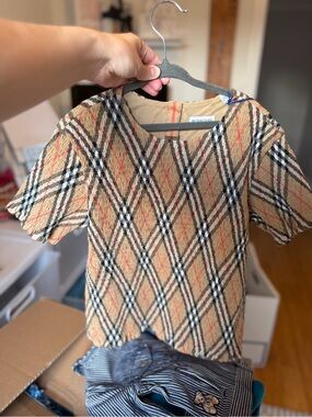 NEW Burberry Beige/Tan Novacheck Short Sleeve Kids Tee